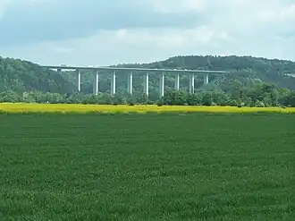 Die ortsbildprägende Werratalbrücke am Kielforst