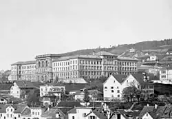 Ansicht des damaligen ETH- und Universitätsgebäudes um 1880, errichtet 1858–1864 durch Gottfried Semper, vor dem Beginn der Umbauten durch Gustav Gull 1915–1924