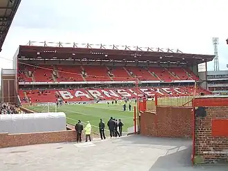 East Stand im Oakwell Stadium