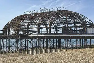 Gerüst der abgebrannten Haupthalle