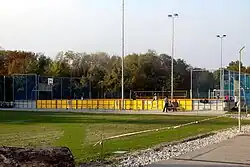 Allzweck- und Allwetterplatz