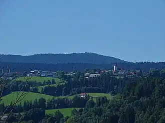 Blick von Norden, vom Fuß des Franziskanerkogels bei Maria Lankowitz, auf Edelschrott.