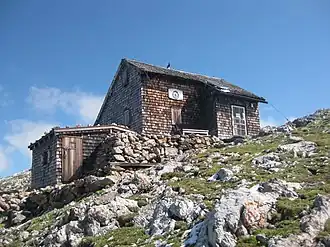 Edelweißerhütte (Notunterkunft links unterhalb der Hütte)