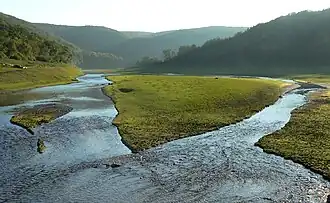 Die Eder bei Niedrigwasser des Stausees nahe Asel, September 2008