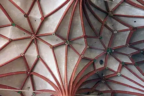 Sterngewölbe mit Schlusssteinen