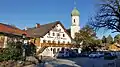 Kirche St. Martin und Gasthaus zur Post in Egling
