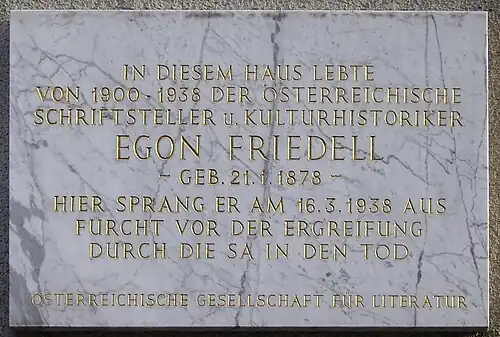 Gedenktafel für Egon Friedell an seinem Wohnhaus in Wien