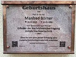 Ehrentafel für Manfred Börner an seinem Geburtshaus in Rochlitz