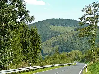 Blick aus Westen von der Straße aus Hainchen