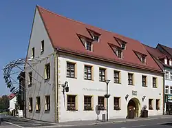 Straßenansicht des Roten Hirsch (2012)