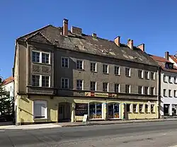 Das Eckgebäude Rinckartstraße 9a in Ecklage zur Karlstraße. (2021)