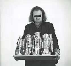 Ein Herrgöttli kommt selten allein, Osmar Osten, Aluminum, 2000