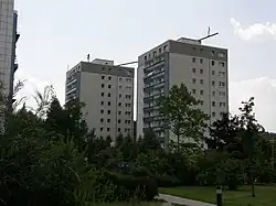 ,Balanceakt’ auf den Hochhäusern an der Eisenacher Straße