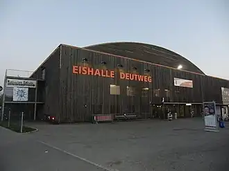 Die Eishalle Deutweg während der Eishockey-Weltmeisterschaft der Frauen 2011