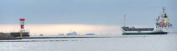 Schleuseneinfahrt elbseitig