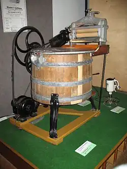 Frühe Wasch­maschine von Miele