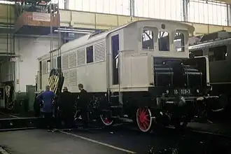 104 020 während der Restauration für das Jubiläum 150 Jahre Deutsche Eisenbahnen