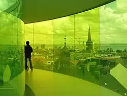 Blick auf Aarhus aus Your rainbow panorama auf dem Dach des ARoS Aarhus Kunstmuseum, Aarhus, Dänemark, 2011