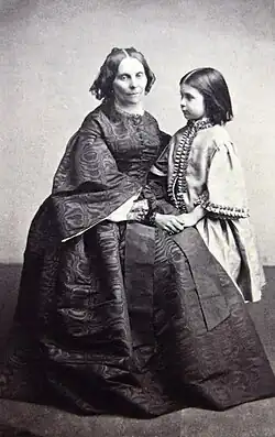 Elisabeth Grahl (geb. Oppenheim) mit Else Rethel (1858)