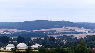 Blick auf den Drachenberg aus Richtung Salzdahlum (2022)