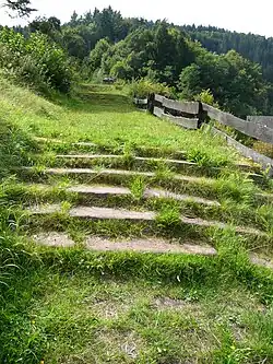 Elmsteiner Kirchentreppen 3.JPG