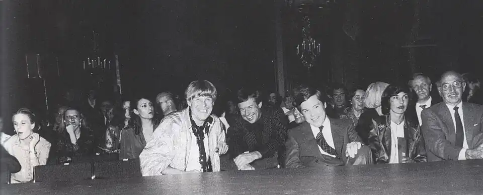 Vorn links Pelzdesigner Dieter Zoern, daneben Dieter Kunze