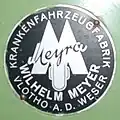 Emblem an einem alten Fahrzeug