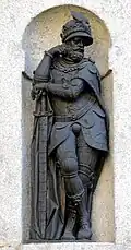Tonfigur aus der Serie der Kaiser an der Hofburg in Brixen: König Childebert