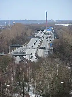 Blick vom Energieberg Georgswerder auf die A 1 zwischen dem Dreieck Norderelbe und dem Dreieck Hamburg-Südost