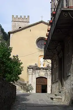 Die Kathedrale Mariä Himmelfahrt in Entrevaux