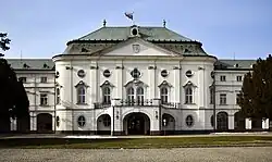 Erzbischöfliches Sommerpalais, Sitz der Regierung