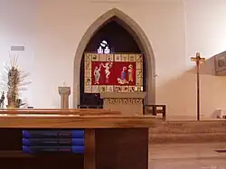 Blick nach Osten zum Altar vor der Turmkapelle