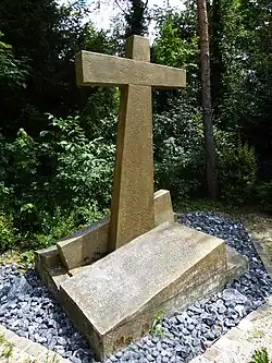 Erdbebenkreuz. Zum Gedenken an das Erdbeben 18. Oktober 1356. Standort, Krummenrainweg, Reinach. Graf Walram III. von Thierstein-Pfeffingen (auch Walram oder Walraff von Thierstein).