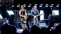 Clapton (rechts) mit Doyle Bramhall II (links)