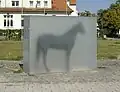 ARCA (Pferd in Glaskasten) (2003), Erlangen