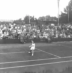 Jaroslav Drobný beim Internationalen Tennisturnier um den Goldenen Handschuh (Erlangen 1955)