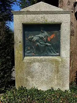 Ernst Hodel (junior) (1881–1955) Kunstmaler, Panorama-Wandbilder. Marie Hodel-Lötscher (1861–1969), Susette Hodel-Stuck (1846–1931) Feld 4, Familiengrab auf dem Friedhof Friedental, Stadt Luzern