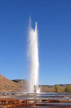 Ein Ausbruch des Crystal Geyser (11.&nbsp;Oktober 2005).