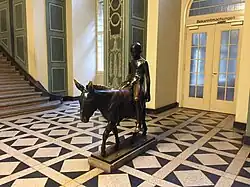 Vorhalle mit Eselreiter