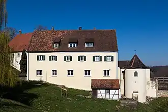 Gebäude mit rundem Eckturm