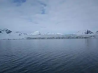Esmarkbreen von der Ymerbucht aus gesehen