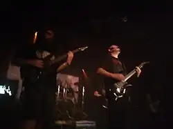 Die Band während eines Auftritts