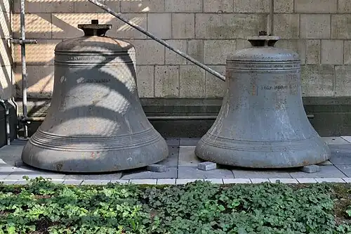 Zwei der vier alten Glocken