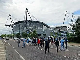 Der ausgebaute South Stand (Südtribüne) im August 2015