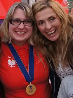 Ewa Prawicka-Linke bei der Siegerehrung 2015 mit Beata Choma