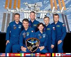 v.&nbsp;l.&nbsp;n.&nbsp;r.: Ronald Garan, Paolo Nespoli, Alexander Samokutajew, Catherine Coleman, Andrei Borissenko und Dmitri Kondratjew