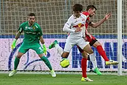 Takumi Minamino (Mitte) war zweifacher Torschütze