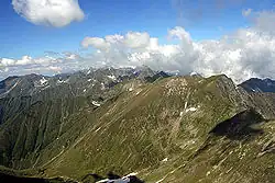 Das Făgăraș-Gebirge ist mit fünf Bergen über 2500&nbsp;m (darunter auch der Moldoveanu) die am höchsten gelegene Region Rumäniens.