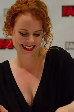 Annie Briggs spielte Perry