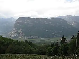 Der Fennberg vom südöstlich gelegenen Buchholz aus gesehen